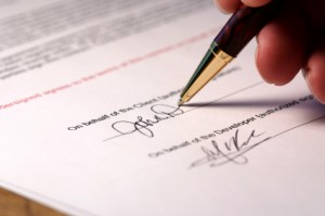 signing_contract_picture
